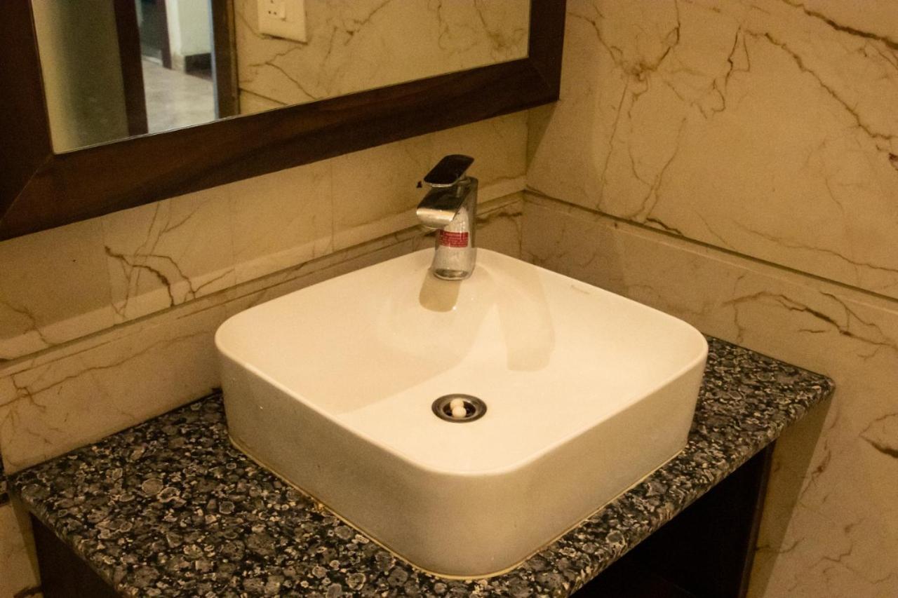 Hotel Sourav Park Inn Agra Агра Екстер'єр фото